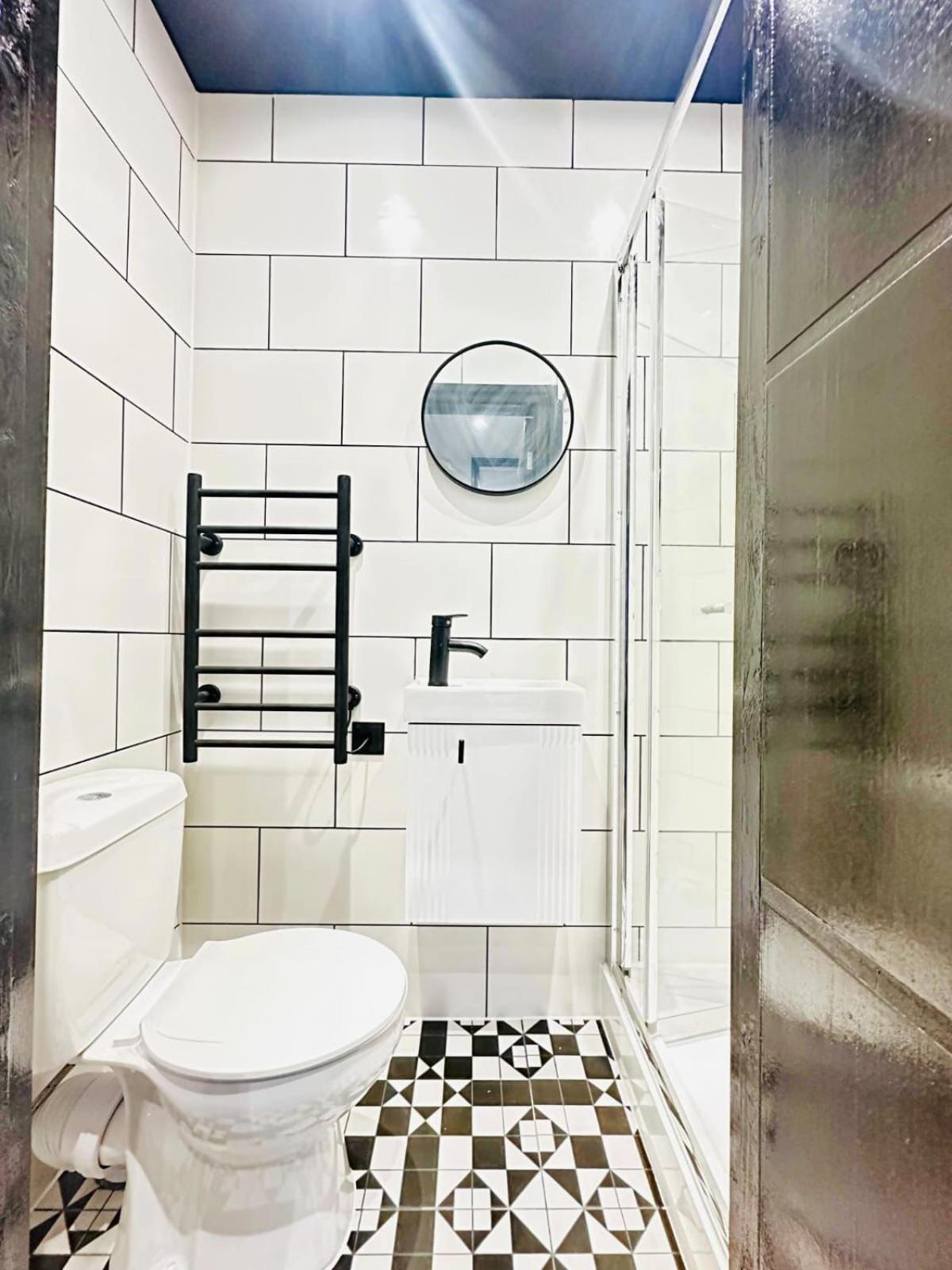 London 39 Blue House Luxury Ensuite Ideal For Tourists Εξωτερικό φωτογραφία